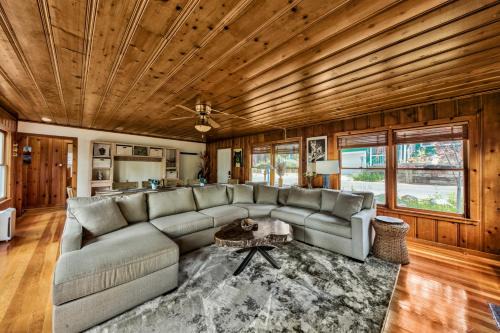 Zephyr Cove House | Marla Bay Lake Tahoe Home close to the Lake LX44