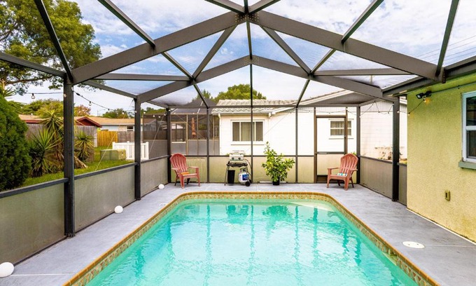 The Lakes House | Marlin's Palm Oasis - Beach House, Amazing Pool, BBQ Area