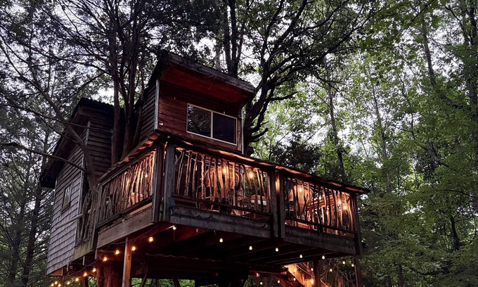 Eufaula Cabin | Marlowe Treehouse - Surrounded by nature in Eufaula, OK