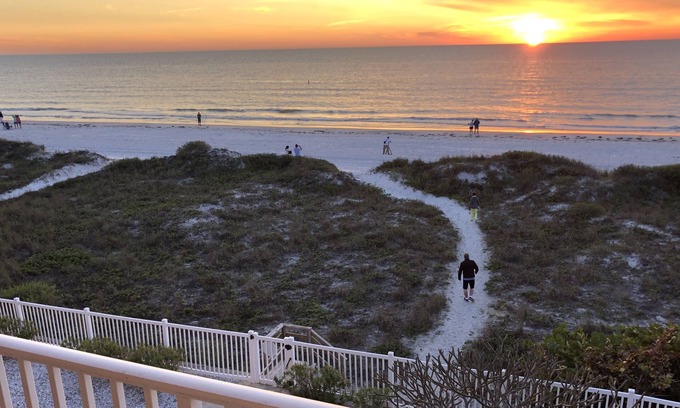 Independence Square Condo | Marquise 204 Beachfront 2br, 2 Bath condo-Directly on Beach!