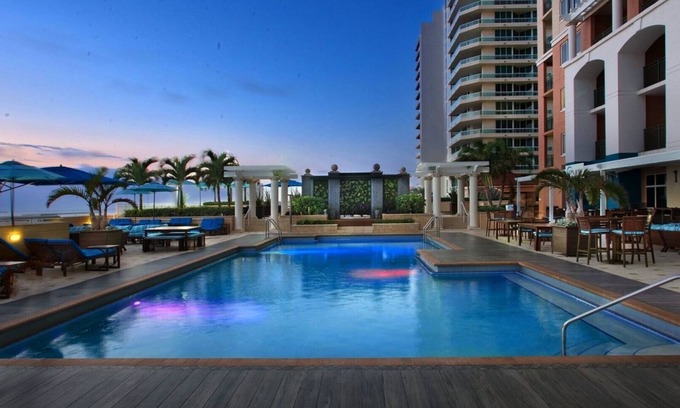 Seven Isles Resort | Marriott's BeachPlace Towers Studio