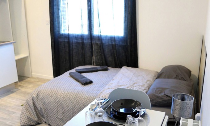 Saint-Quentin Apartment | Mars near gare station and downtown