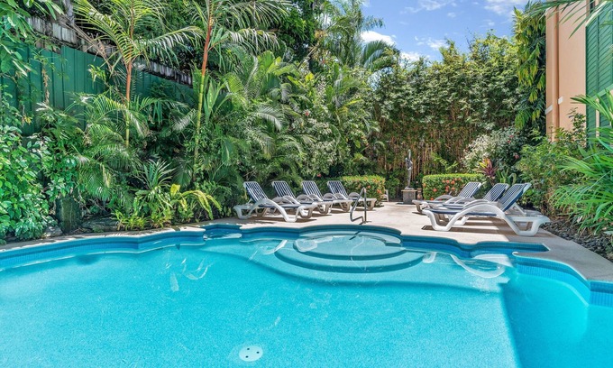 Port Douglas Apartment | Martinique on Macrossan