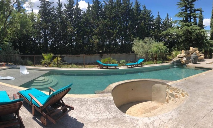 Sernhac House | Mas Emeraud, Ledenon, Nimes, Gard bridge, Avignon, PROVENCE