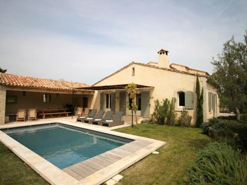 Eygalieres Villa | Mas in Eygalières with Heated Pool