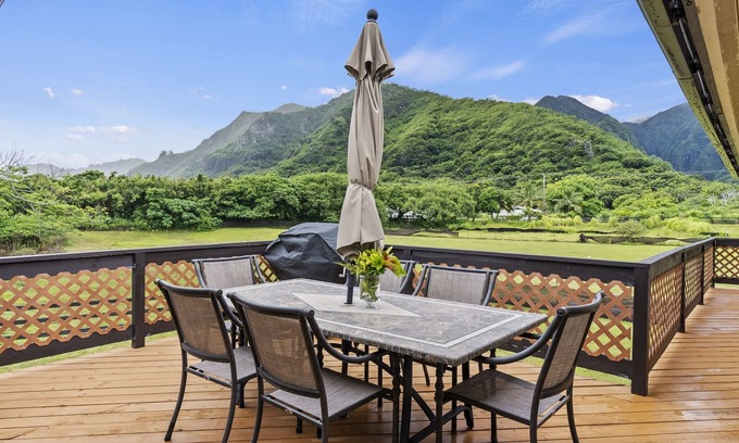 Punaluu House | Mau Loa Hale: Perfect Location 5 Acres Walk to Bch! Open concept! Breeze & Views