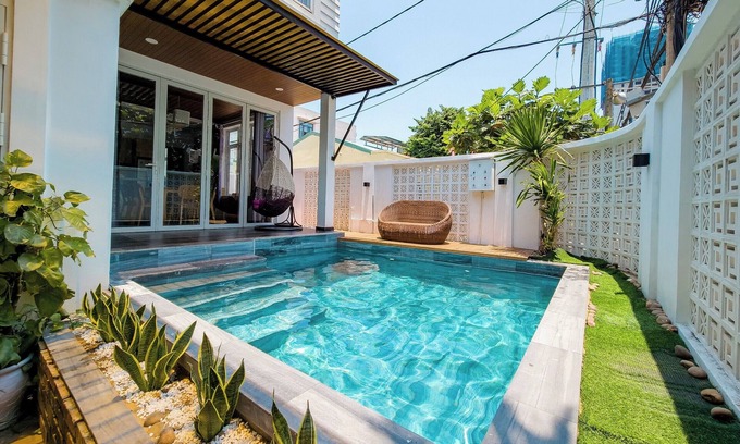 Ngu Hanh Son Villa | May beach private pool villa 4BR walk to beach