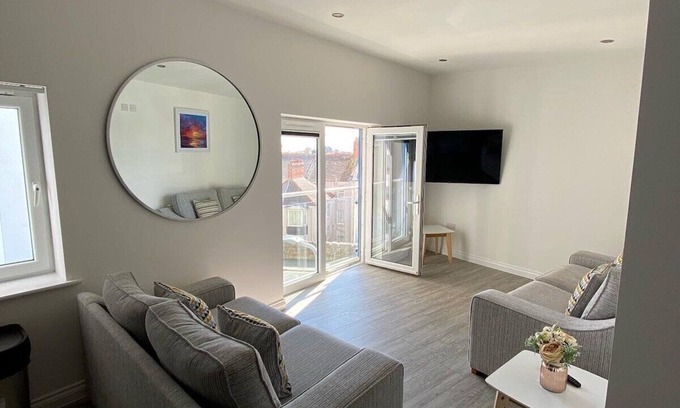 Plymouth Apartment | Mayflower by Pureserviced