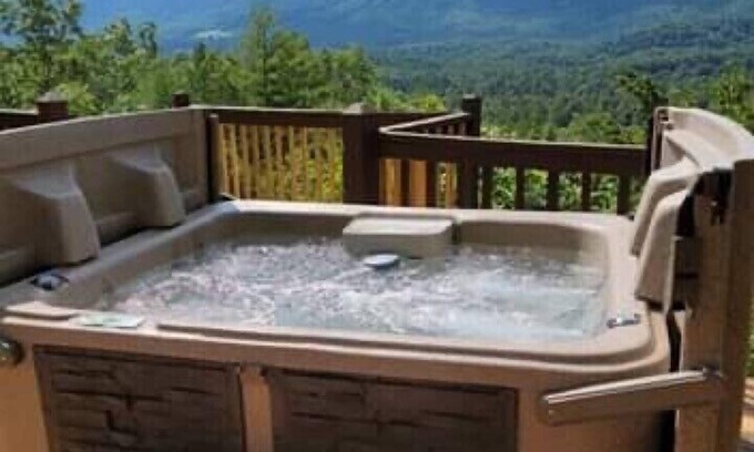 Townsend Cabin | McDaniels Misty Blue ~ A Cozy & Quaint Cabin w/Exceptional Smoky Mountain Views