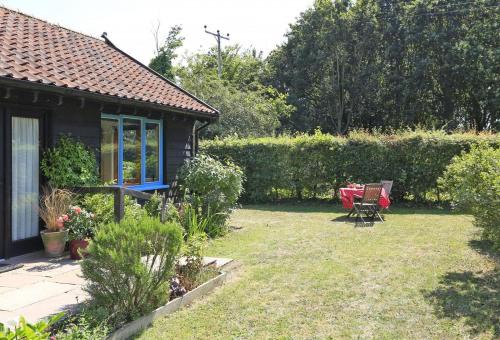 Beccles House | Meadow Cabin
