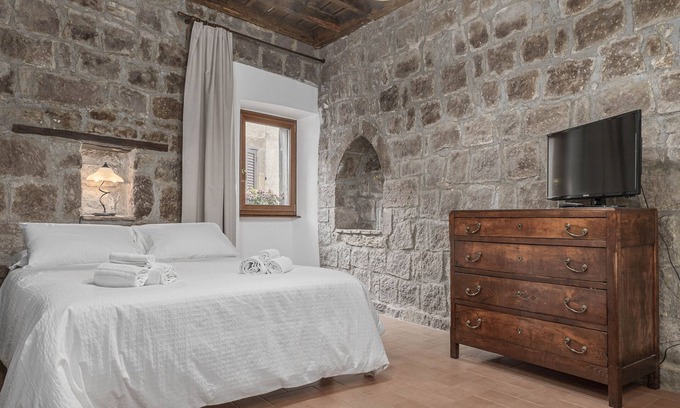 Viterbo House | Medieval House built in 1200 in the centre! FREE private parking