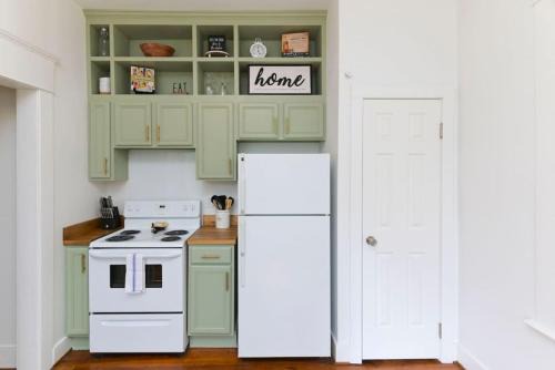 Columbia Apartment | Melrose Heights 1BR