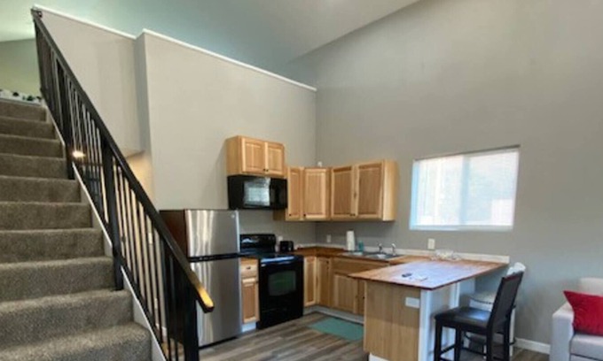 Huntington House | Memories by the River. New Dog friendly Retreat #3