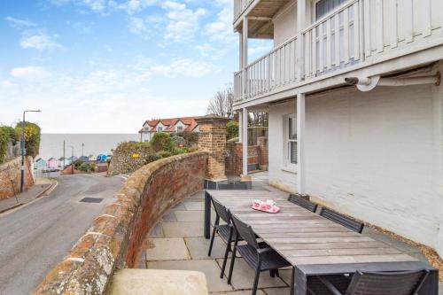 Felixstowe House | Meri Rauha