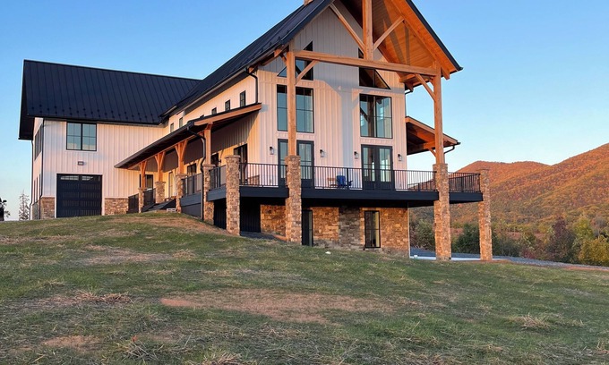 Buena Vista Cabin | Meridian House - A Blue Ridge Mountain Escape for Memories