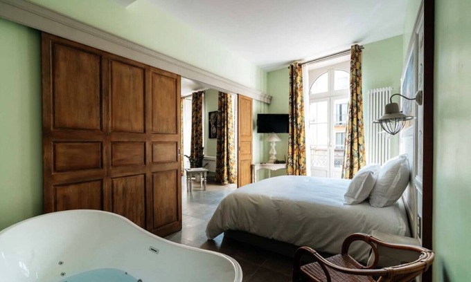 Pezenas Hotel | Mes à Moi Pézenas