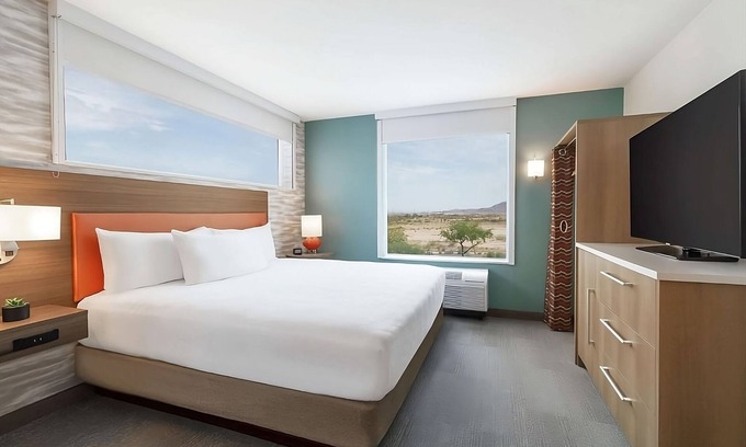 East Mesa Hotel | Mesa's Hidden Gem! Free Breakfast, Outdoor Pool, Pets Allowed, Free Parking!