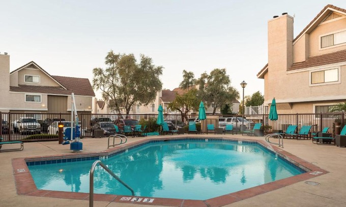 North Mountain Apartment | Metro PHX STUDIO KING BED DOWNSTAIRS sleeps 4 modern design best amenities