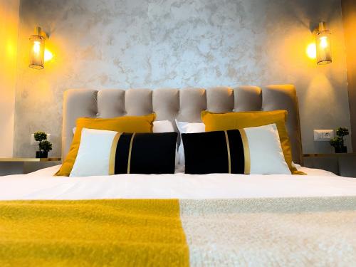 Sector 3 Apartment | Metropolis Elegance