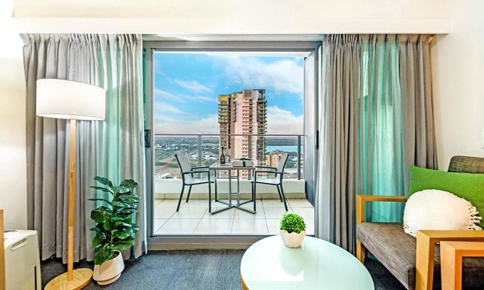 Darwin City Centre Apartment | Metropolis Mirage - A Poolside CBD Studio