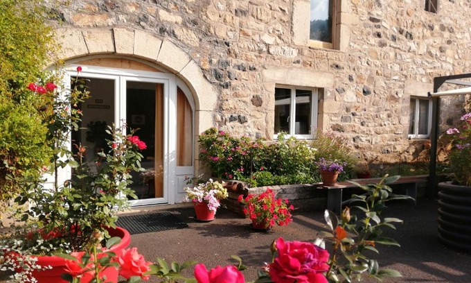 Joursac Apartment | Meublé de tourisme La Jaulipière