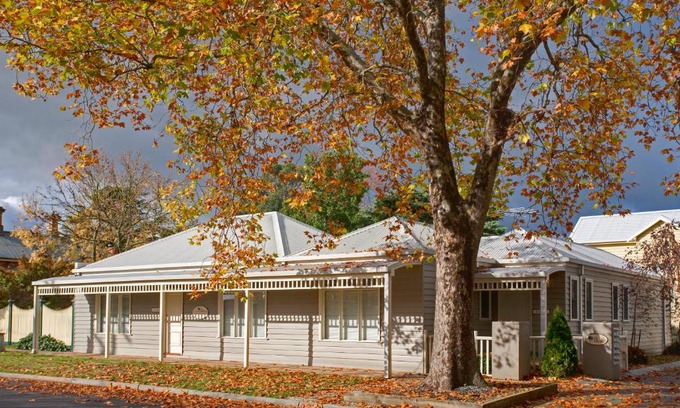 New Gisborne Bed & Breakfast | Mews Cottages