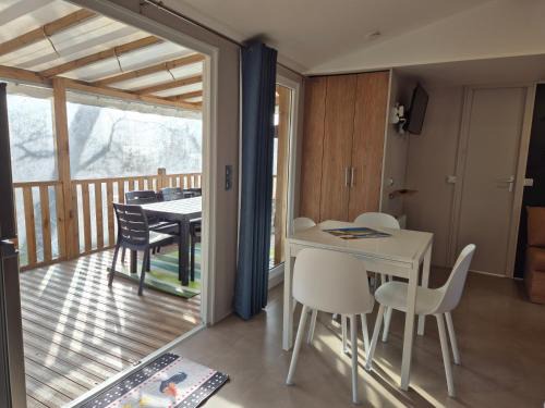 Saint-Julien-en-Born Other | MH 201 AGREABLE et tout ÉQUIPÉ 2CH dont suite parentale et 2sdb avec vue sur foret dans camping 4 étoiles