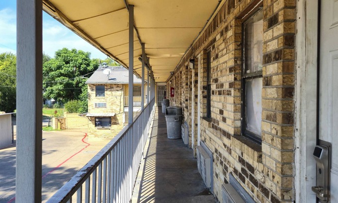 South Dallas - Fair Park Hotel | Mi Amor Inn & Suites By Hotel O Dallas Tx Hwy 352