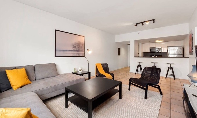 Miami Beach Apartment | Miami Beach front line|1 BDR Apt|Ocean Drive