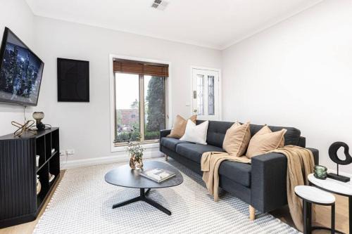 Warrnambool Apartment | Mickle Townhouse, Steps to CBD