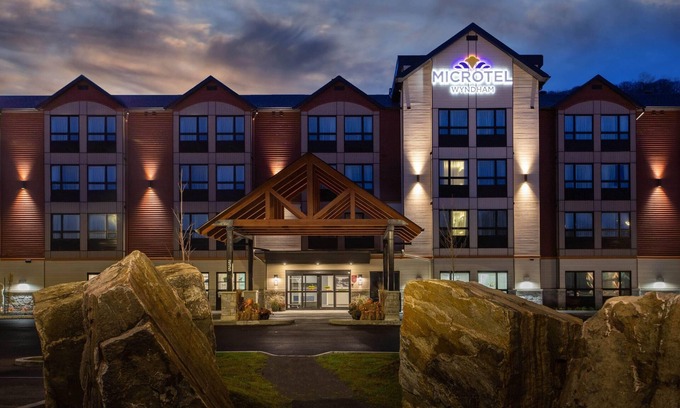 Mont-Tremblant Hotel | Microtel Inn and Suites by Wyndham Mont Tremblant