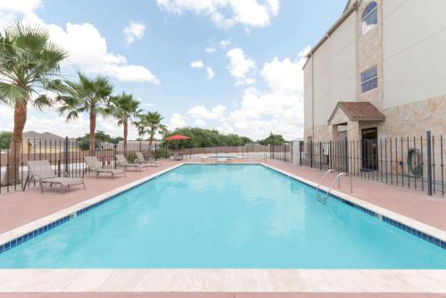 Eagle Pass Hotel | Microtel Inn and Suites Eagle Pass