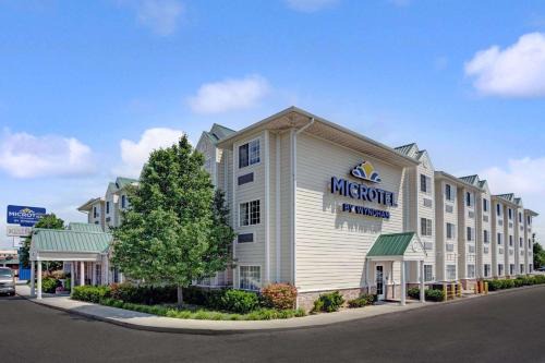 Wayne Hotel | Microtel Inn & Suites by Wyndham Indianapolis Airport