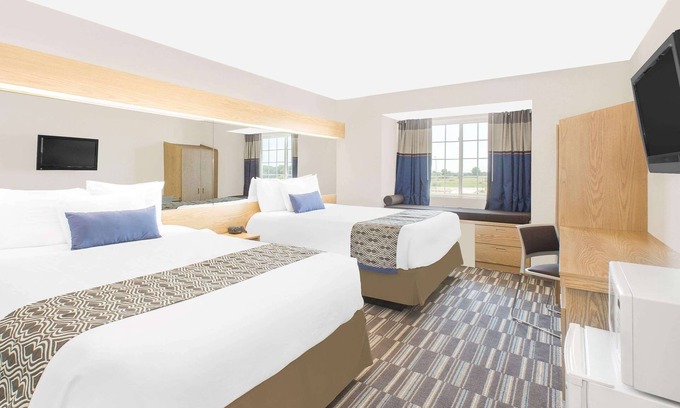 Ames Hotel | Microtel Inn & Suites by Wyndham Ames