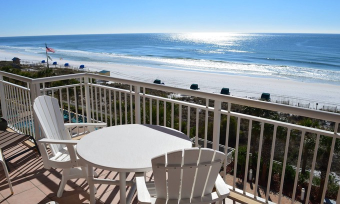Destin Condo | Middle Unit ❤️❤️ Watch 🐬 From the Balcony😎 Remodeled Beachfront Located ⚓️⚓️
