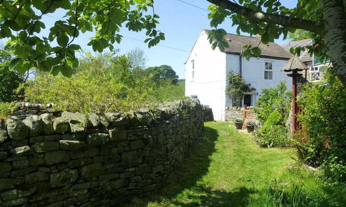 Eastgate Cottage | MIDDLEHOPE COTTAGE, pet friendly, with open fire in St John's Chapel
