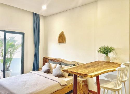 Ninh Kieu Hotel | MIDMOST CASA