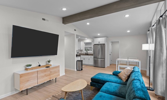 Wilmington House | Midtown Wilmington Oasis: Modern 3BR Home Near Beach, Downtown, & UNCW!n