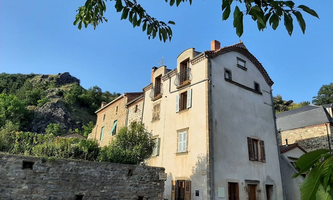 Saint-Floret House | Mika's house near Sancy and ski slopes