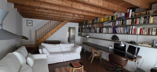 Carrobbio Apartment | milano via del torchio cinque vie