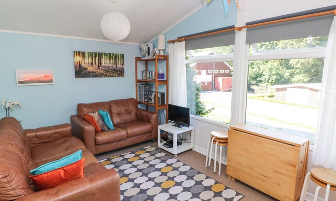 Llanybri Cottage | MILKWOOD, pet friendly, luxury holiday cottage in Llansteffan