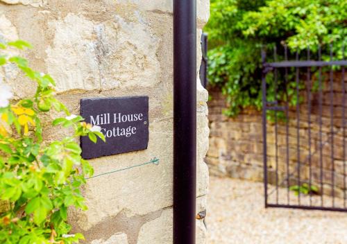Stroud House | Mill House Cottage - Star Stay on The Cotswold Way