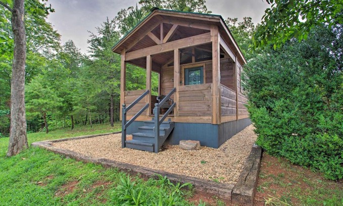 Mill Spring House | Mill Spring Cabin Near Parker-Binns Winery!