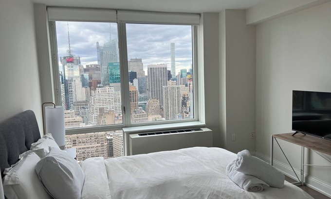 Midtown South Apartment | Million dollar view apartment with fitness room, WiFi in brilliant New York