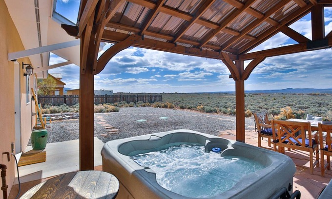 Taos House | Miners Haven, 360° Views + Hot Tub!