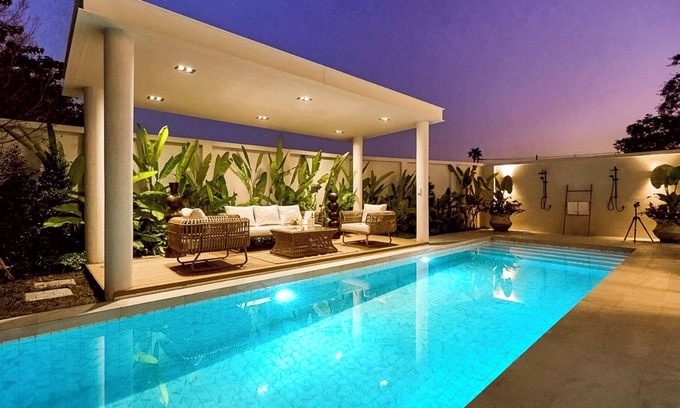 San Phak Wan Villa | Minimal Pool Villa in Quiet Area
