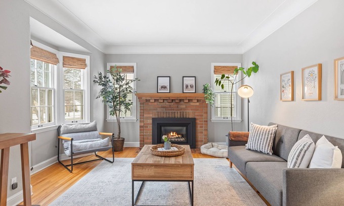 Diamond Lake House | MINNeSTAY* Cape Cod Charmer |