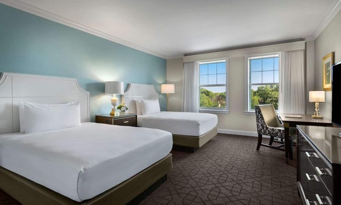 Central West End Hotel | Minutes away from Missouri Botanical Garden! 4 Spacious Rooms, Pet-Friendly