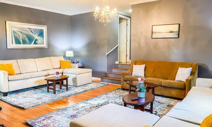 Madison House | Minutes from Downtown & Arsenal! Cardinal Aerie