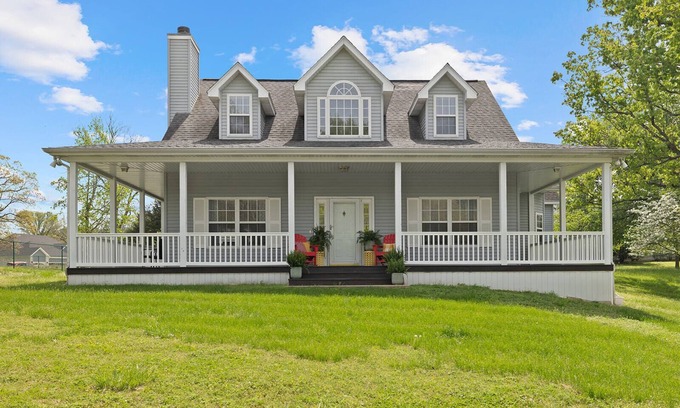 Eureka Springs House | Minutes from Golf Course & Marina on Table Rock Lake, Dog-Friendly & WiFi.